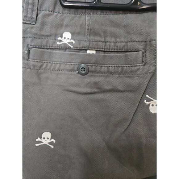 Old Navy Mens Gray Skull & Crossbones Chino Shorts 32W Nautical pirate beach - Picture 6 of 10